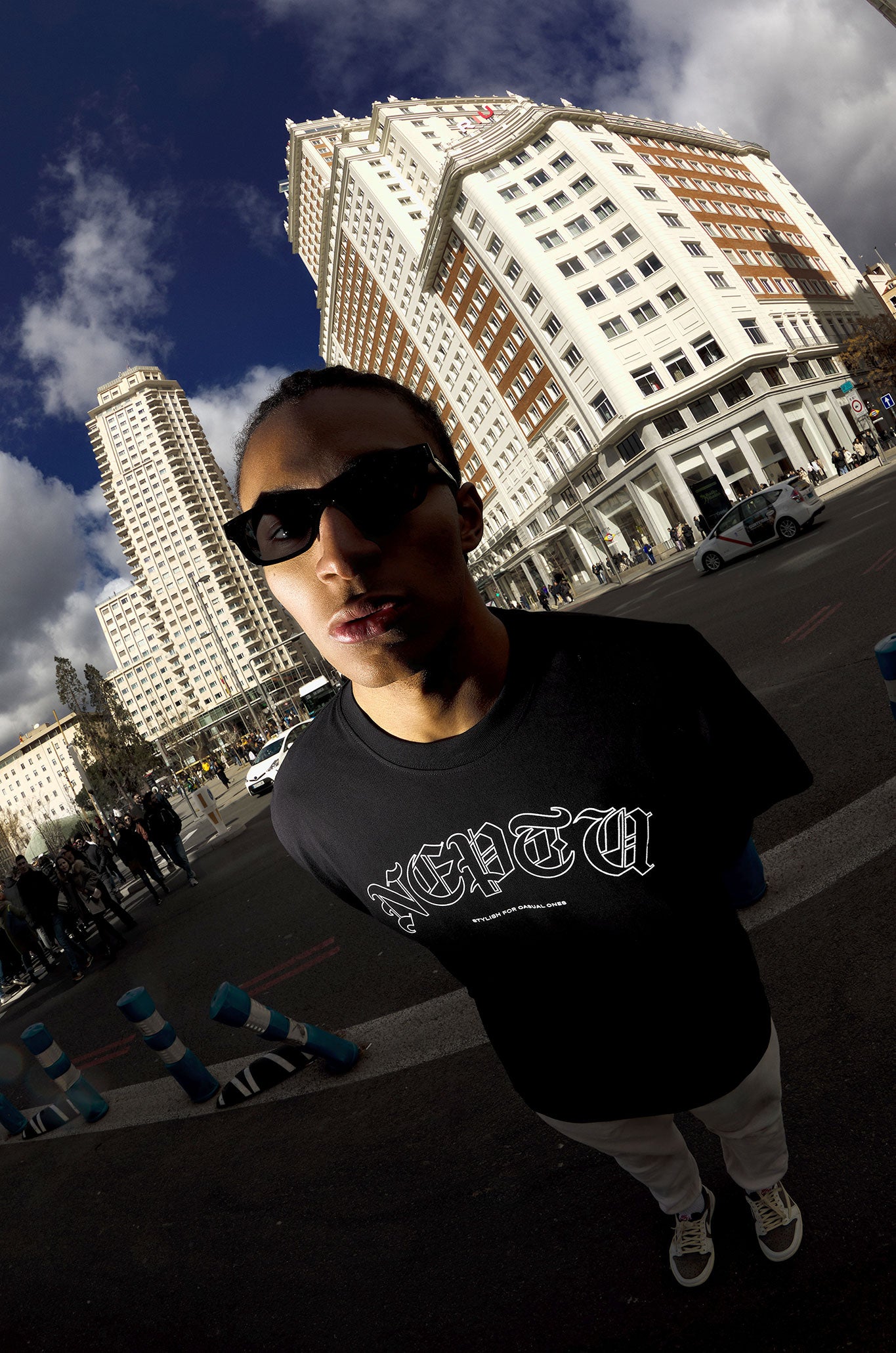 OBSIDIUM BLACK TEE