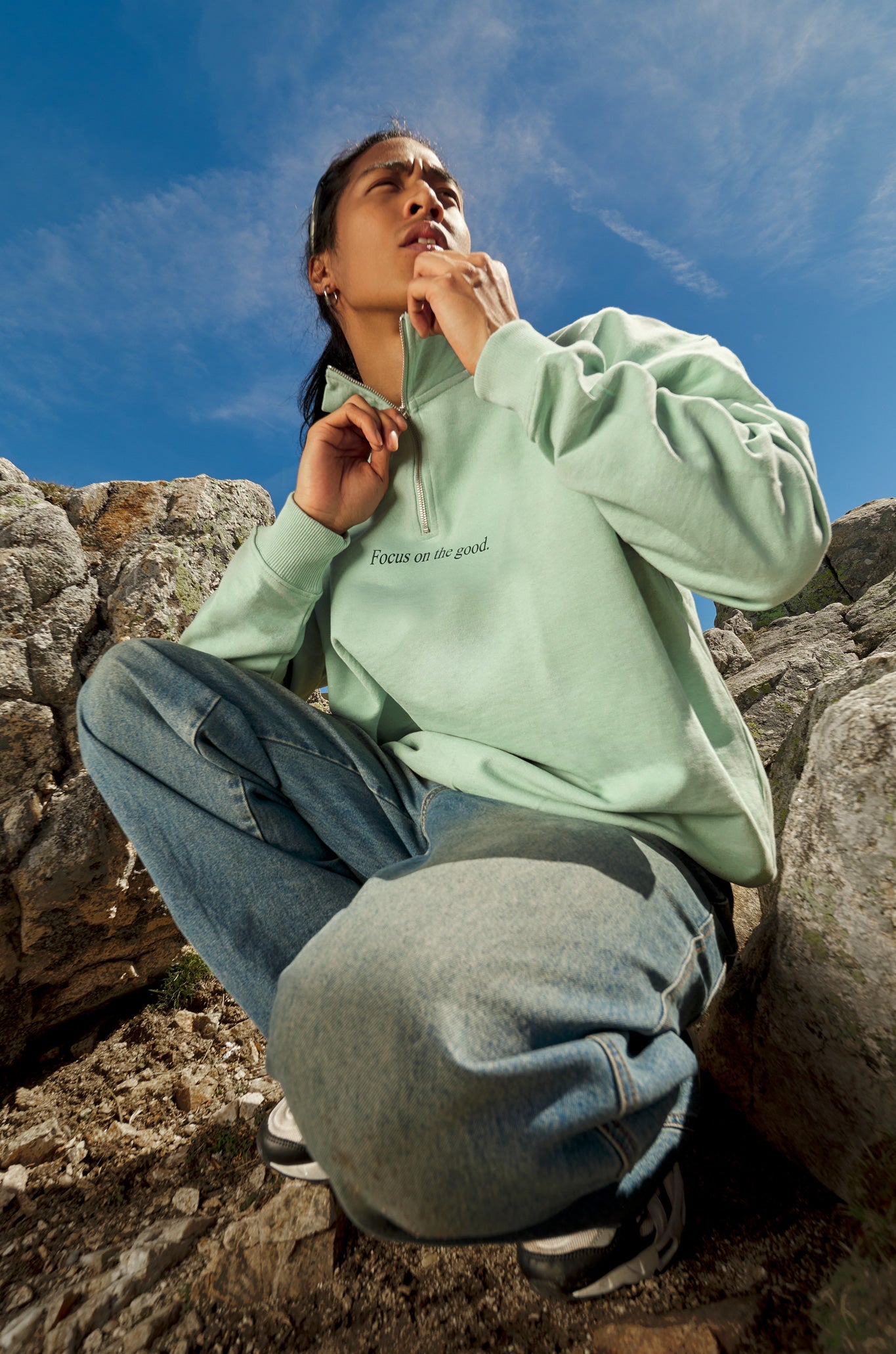 FOCUS ON THE GOOD SWEATSHIRT